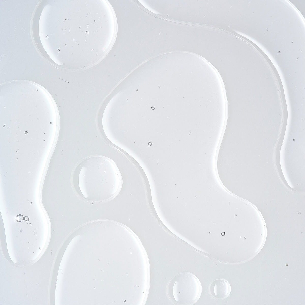 Obagi CLENZIderm M.D. Pore Therapy Toner texture, clear lightweight salicylic acid gel-liquid